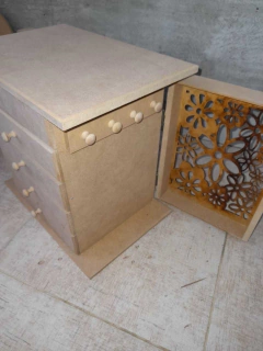 CAJONERA ABRE A LOS COSTADOS CON DETALLES EN LASER - comprar online