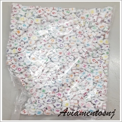 ENTREMEIO MODELO CORAÇÃO BRANCO LETRAS COLORIDAS 500G 8MM