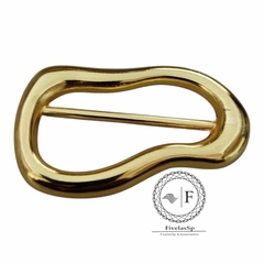 Fivela Metal modelo Castanho cor Dourado pacote com 6pçs