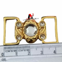  Fivela Metal Modelo Cinco strass cor Dourado pacote com 6 pçs 