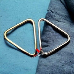 Fivela Metal Qualidade Zamak Modelo Triangulo Cor dourado ou prata pacote com 6pçs