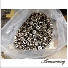DADOS CUSTOMIZAÇÃO DE PULSEIRAS 26UNI. ALFABETO