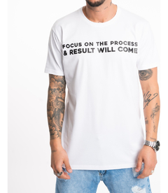 Remera Focus blanca