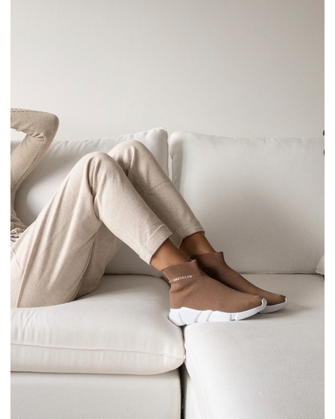 BOTA TÊNIS FIO TRICOT CAMELO