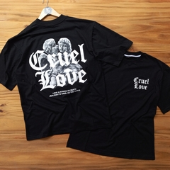 REMERA OVERSIZE CRUEL LOVE NEGRA - tienda online