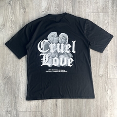 REMERA OVERSIZE CRUEL LOVE NEGRA - Farnistore