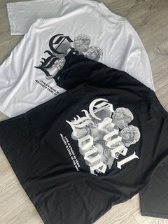 Imagen de REMERA OVERSIZE CRUEL LOVE NEGRA