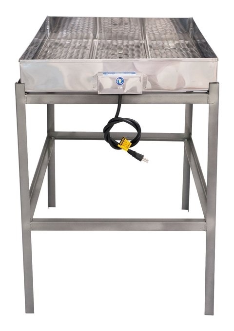 Marmiteiro Elétrico Polimac com capacidade para 25 marmitas, estrutura em aço inox e cabo elétrico visível.