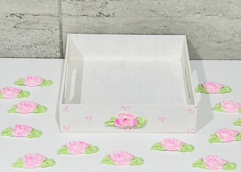 BANDEJAS 20x20, PINTADAS Y DECORADAS CON APLIQUE DE PORCELANA FRÍA