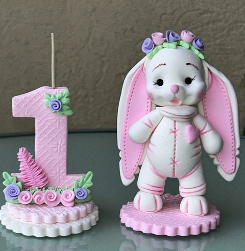 CENTRO DE TORTA CONEJA + VELA 11CM, BOSQUE ENCANTADO, PORCELANA FRIA