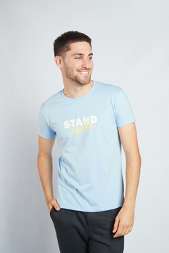 REMERA STAND en internet