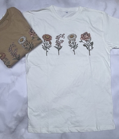 Remera Flowers en internet