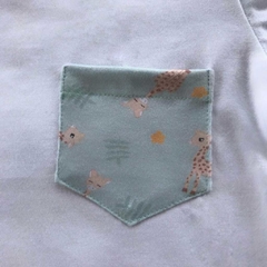 REMERA C/BOLSILLO ESTAMPADO JIRAFA - MANGA CORTA - comprar online