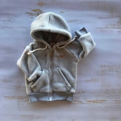 CAMPERA POLAR SOFT GRIS PASTEL