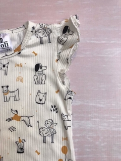 Remera Joaquina- Estampa Perritos - comprar online