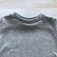 REMERA BÁSICA- GRIS - Tienda Jofi