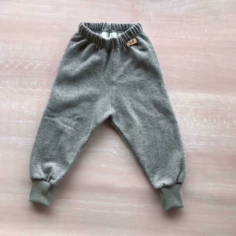 JOGGER FRISADO- GRIS