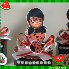 Caixa Acrílica com aplique 3d e laço Lady Bug - comprar online