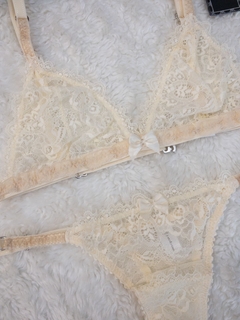 Conjunto Triangulo puntilla hueso - Jesus Fernandez - tienda online