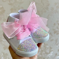 Tênis Margarida na internet