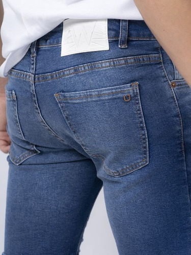 Bermuda Kazuma Liverpool Jean Chupin Slim Elastizado