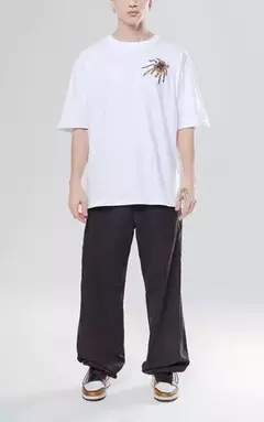 Imagen de Remera Luxo Piranha 2 Oversize Unisex – Cuello Redondo Algodón Premium