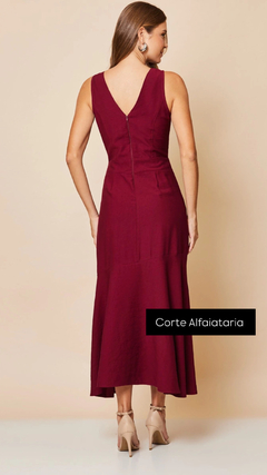 VESTIDO ALFAIATARIA COM DETALHE CINTURA BURGUNDY - Camila Raidan