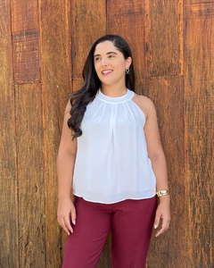 BLUSA GOLA ALTA CREPE COM PREGAS