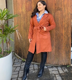CASACO SOBRETUDO TERRA COM BOLSOS E CINTO FAIXA SCUBA SUEDE - loja online