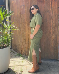 CONJUNTO CAMISA E SAIA LONGA