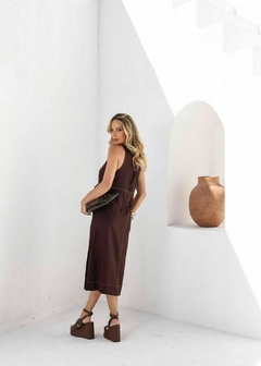 VESTIDO MIDI MARROM PESPONTADO COM BOLSOS - loja online