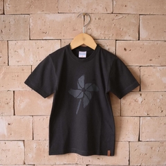 CAMISETA MANGA CURTA ESTAMPA CATAVENTO