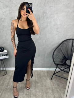 Vestido com amarração nas costas anarruga