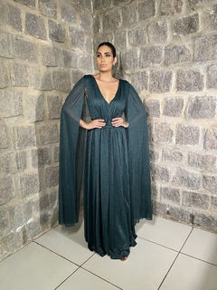 Vestido festa tule brilho manga sobreposta