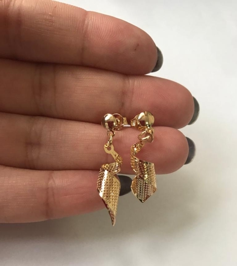 BRINCO FEMININO TWISTER BANHADO OURO 18 K