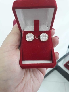 BRINCO FOLHEADO COM ZIRCONIA
