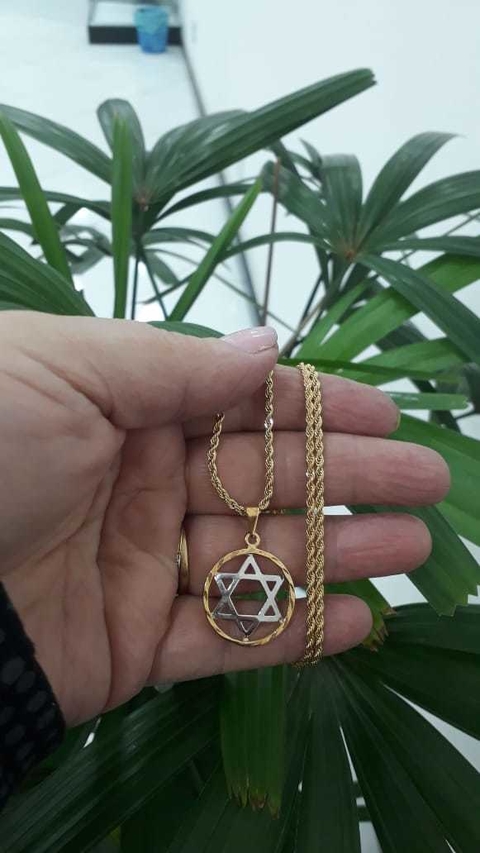 CORRENTE FOLHEADA COM PINGENTE ESTRELA DE DAVI