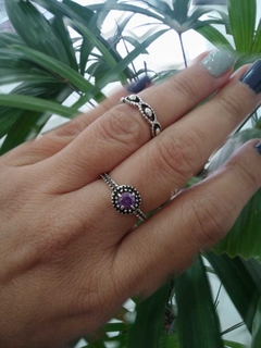 ANEL DE PRATA COM ZIRCONIA LILAS