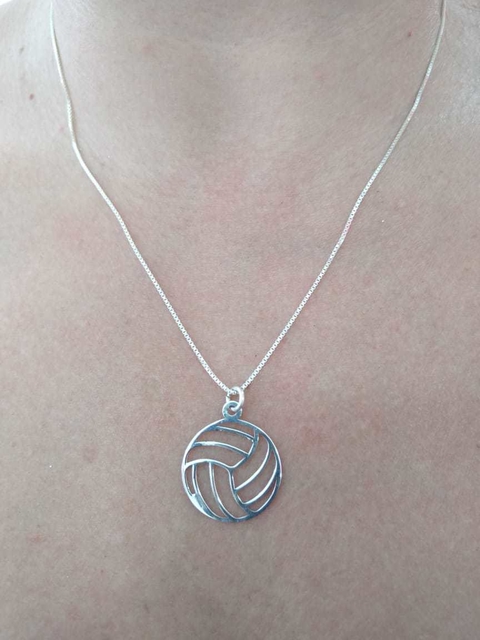 CORRENTE PRATA COM PINGENTE BOLA VOLEY VAZADA