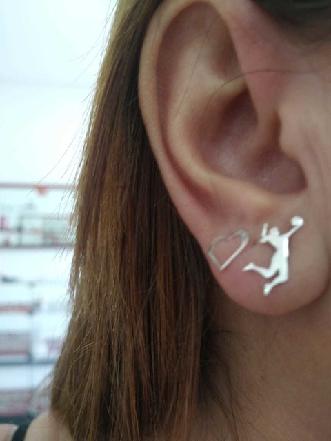 BRINCO DE PRATA MENINA VOLEY