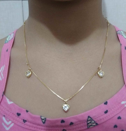 GARGANTILHA FOLHEADA COM CORAÇÂO