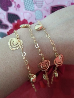 PULSEIRA FOLHEADA PINGENTES