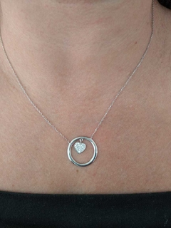 GARGANTILHA OVAL COM CORAÇÃO