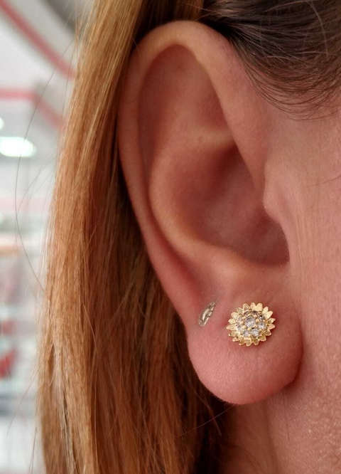 BRINCO FOLHEADO SOL ZIRCONIA