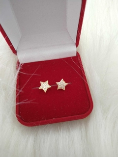 BRINCO FOLHEADO ESTRELA DE ZIRCONIA