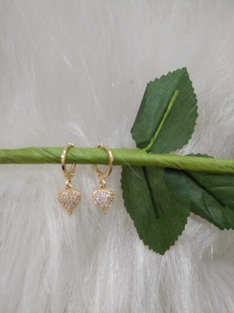 BRINCO FOLHEADO ARGOLA CORAÇÃO PINGENTE