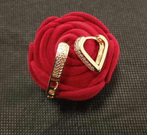 BRINCO FOLHEADO ARGOLA CORAÇÃO ZIRCONIA