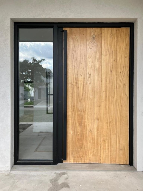 Puerta moderna con paño lateral - A MEDIDA - Cod F215