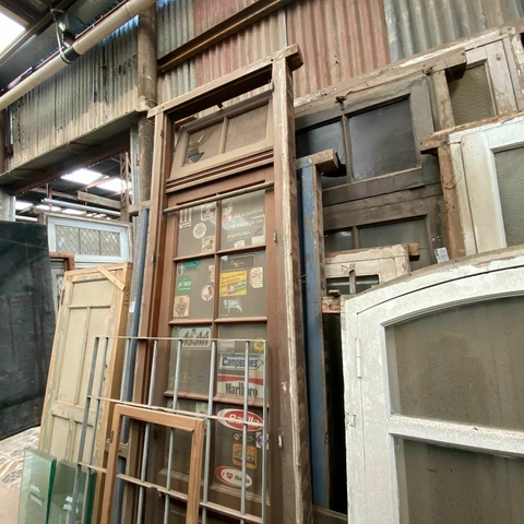 Portada una hoja vidrio repartido con banderola - Cod: 5447