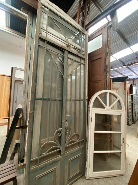 Portón de Hierro con Banderola - Cód: 6250